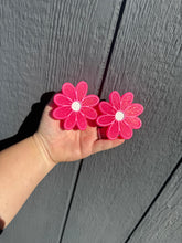 Load image into Gallery viewer, Daisy Vent Clips

